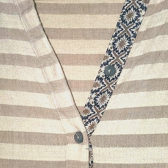 Hyke stripped/aztec high low blouse - Picture 8 of 8